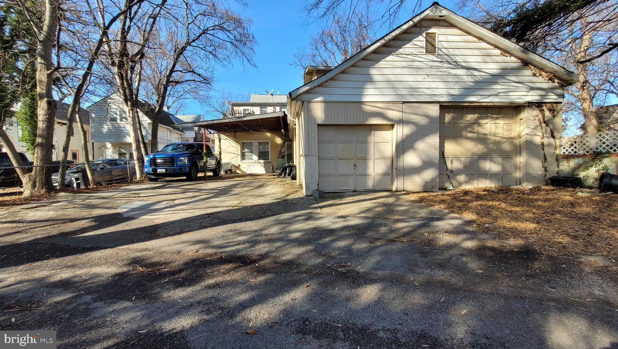 MT RAINIER- RHODE ISL AV - Residential