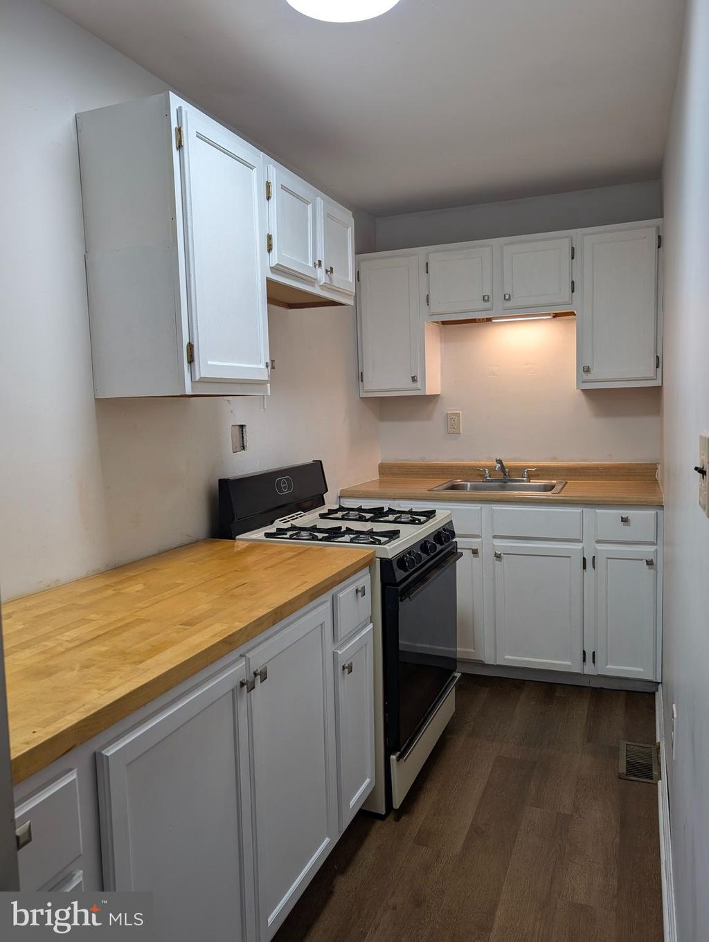 Photo of 306 Columbia Boulevard, CHERRY HILL, NJ 08002 (MLS # NJCD2103476)