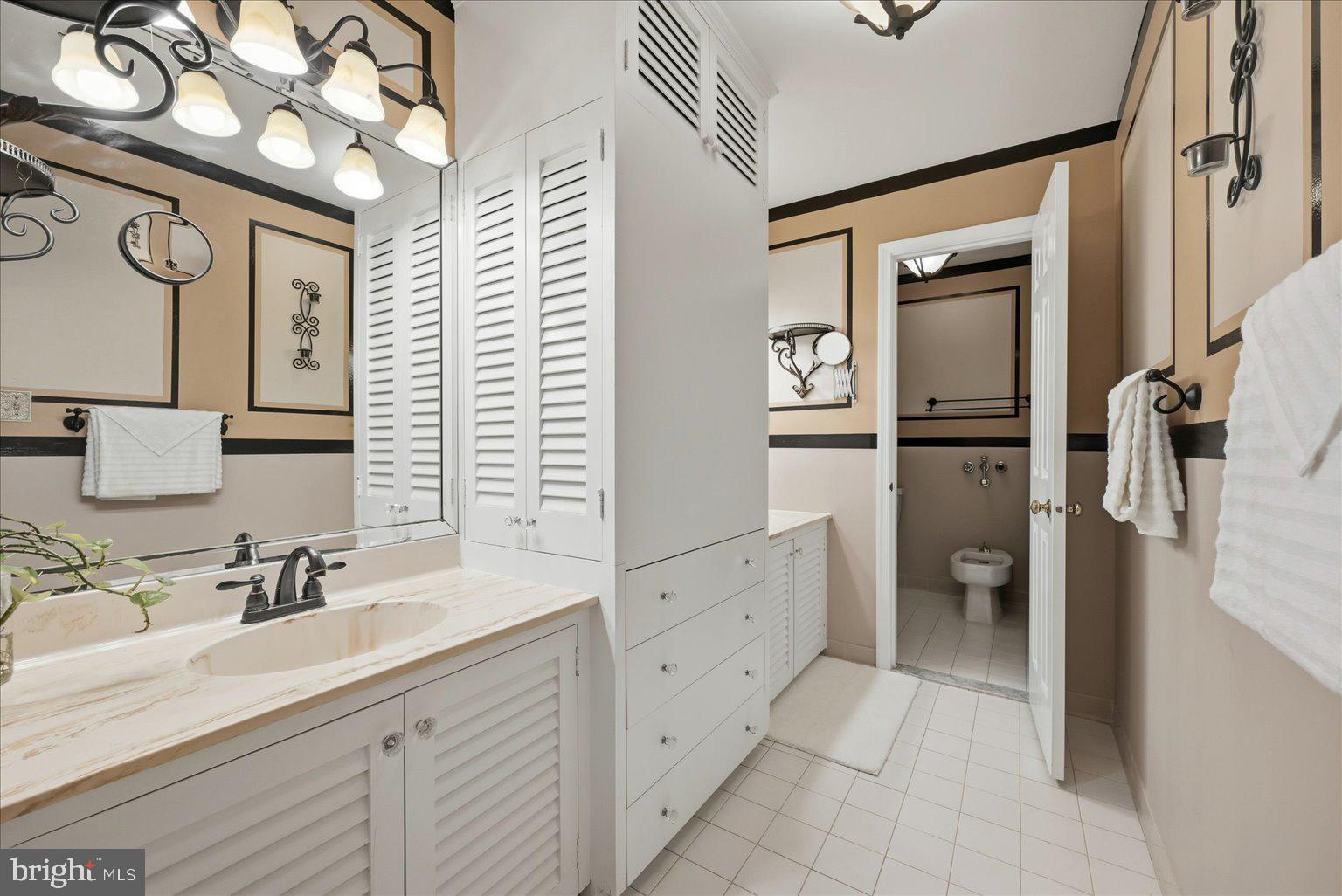 STONEHENGE - Residential