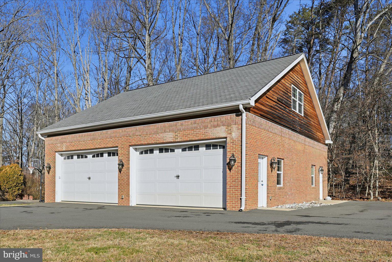STONEHENGE - Residential