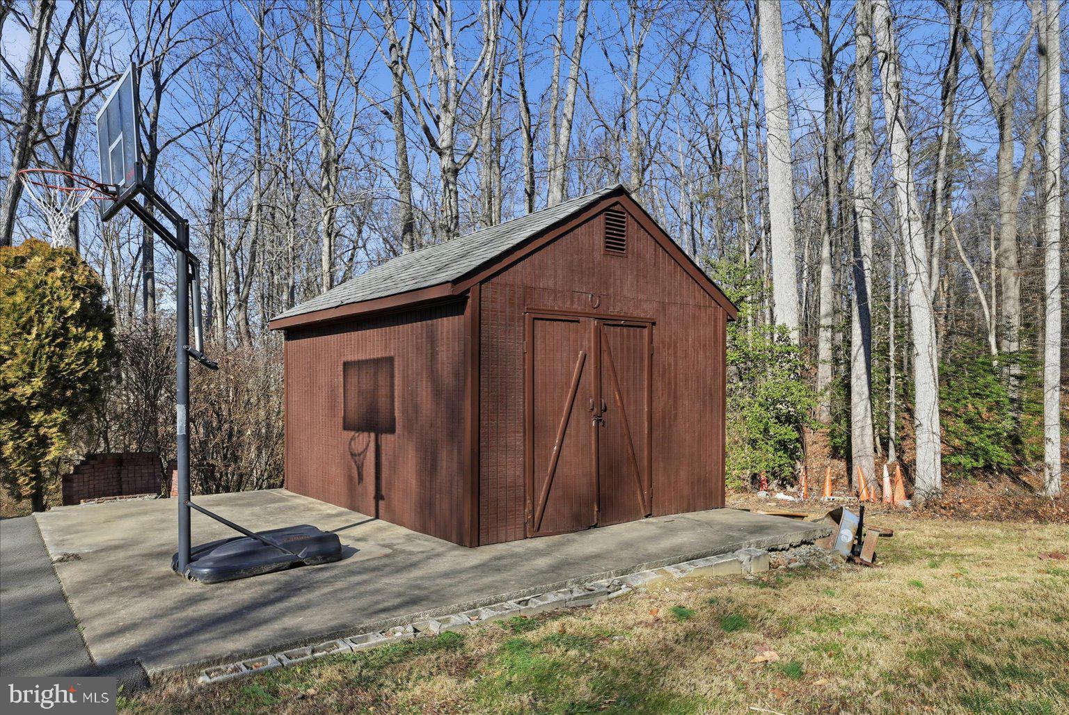 STONEHENGE - Residential