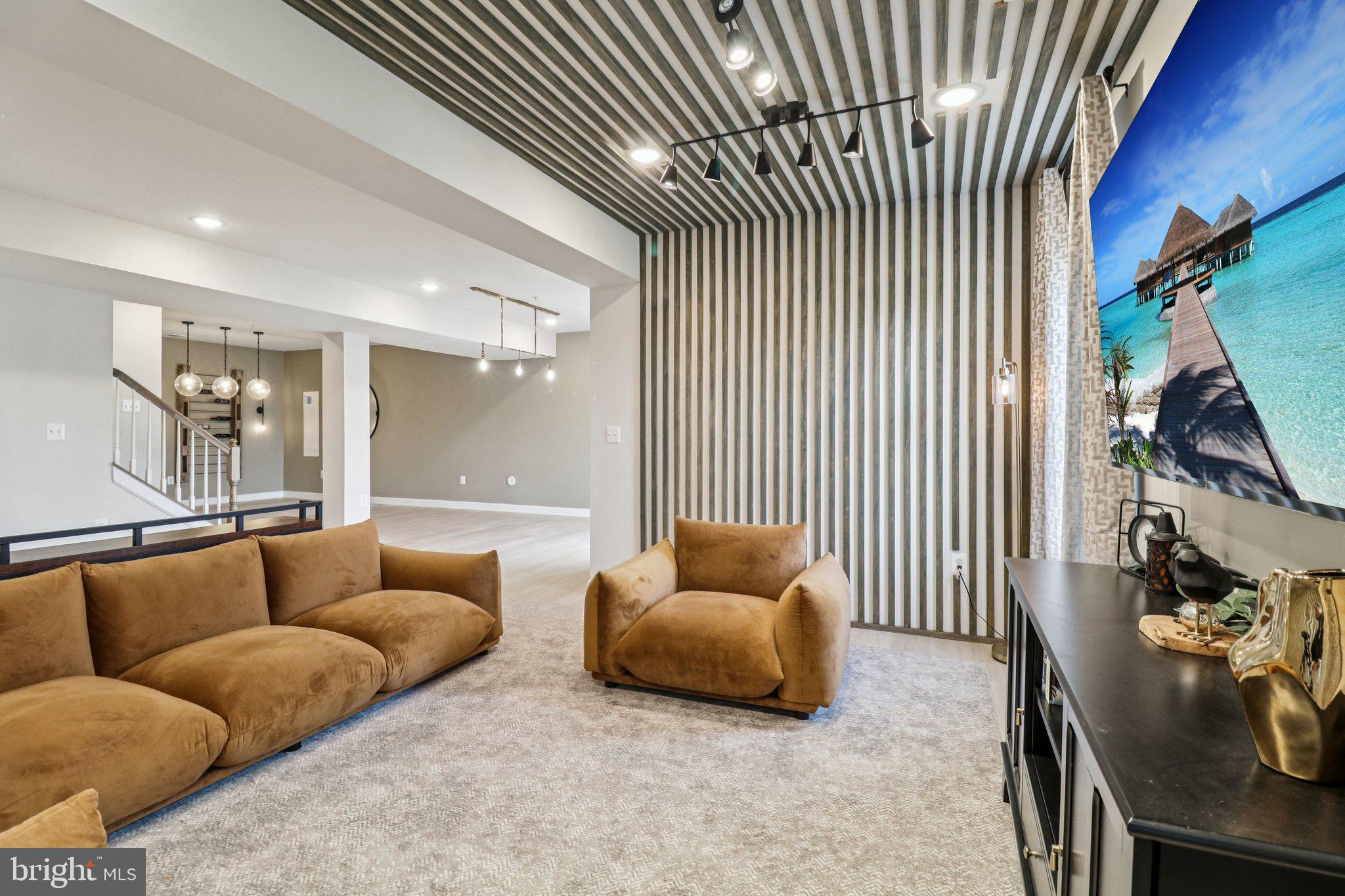 FAIRWAY ESTATES - Residential