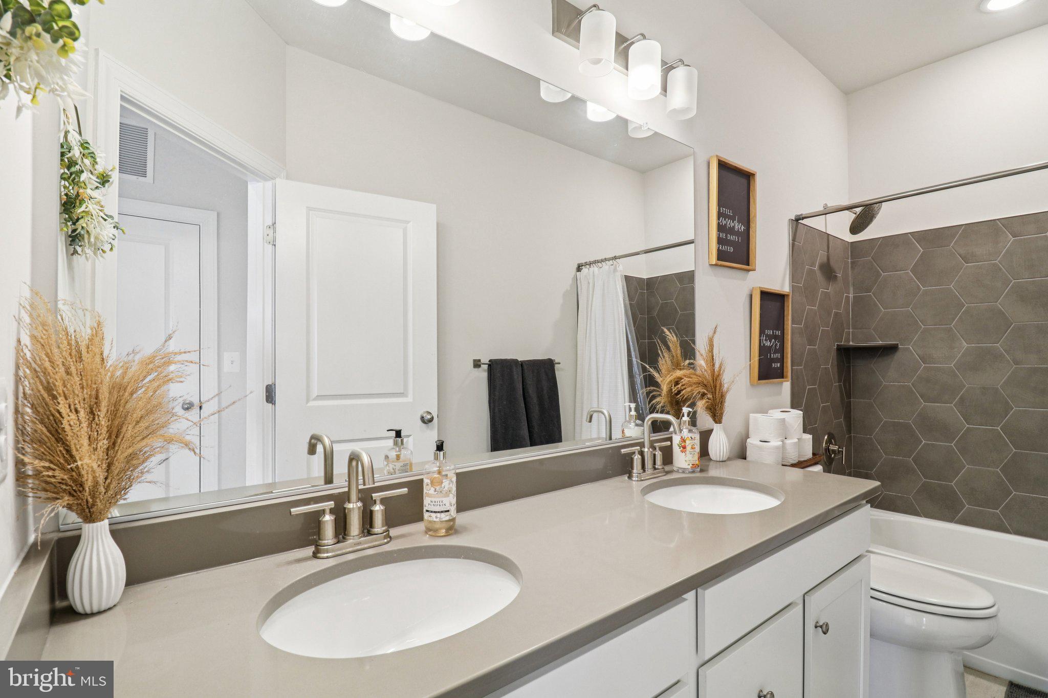 FAIRWAY ESTATES - Residential