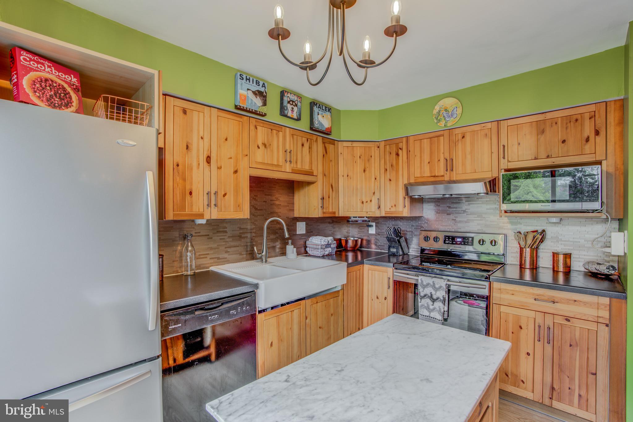 VILLAGE OF WILDE LAKE - Residential