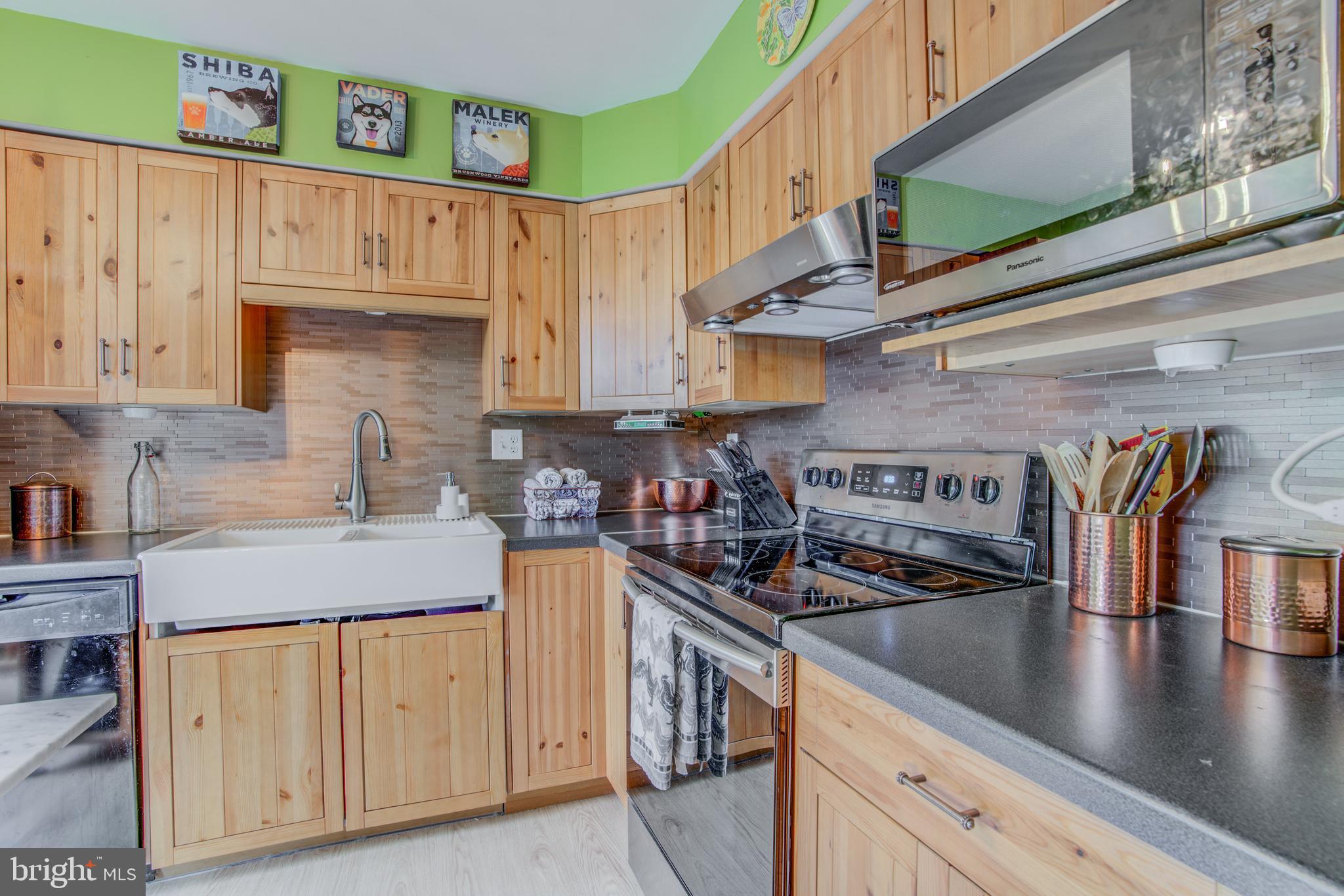 VILLAGE OF WILDE LAKE - Residential