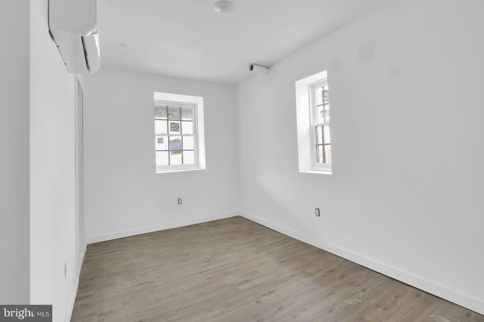 ROXBOROUGH - Residential Lease