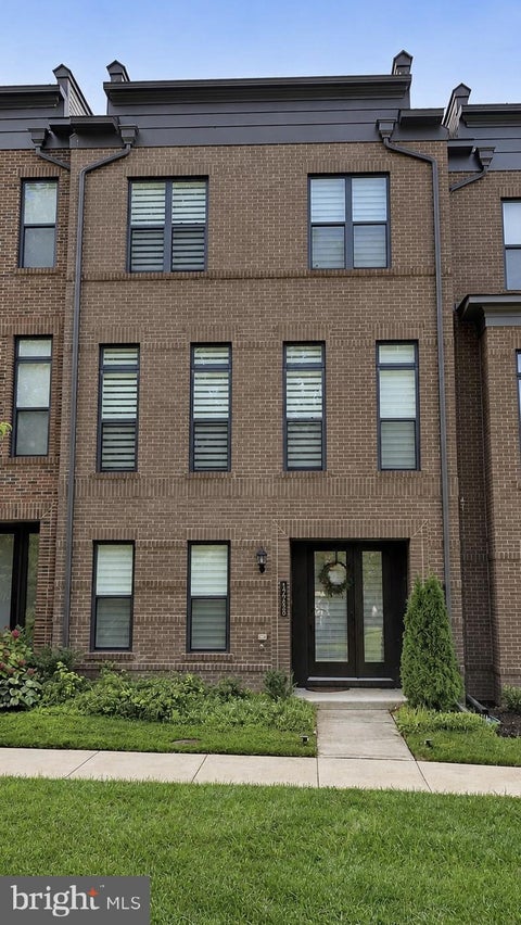 Photo of 12288 Sessile Cmns Cmns, FAIRFAX, VA 22030 (MLS # VAFX2336484)