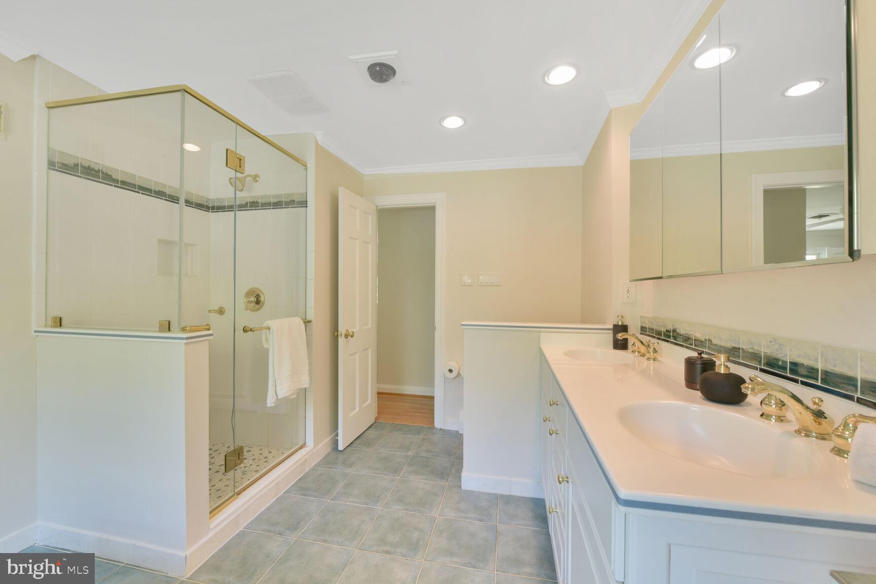 MANTUA - Residential