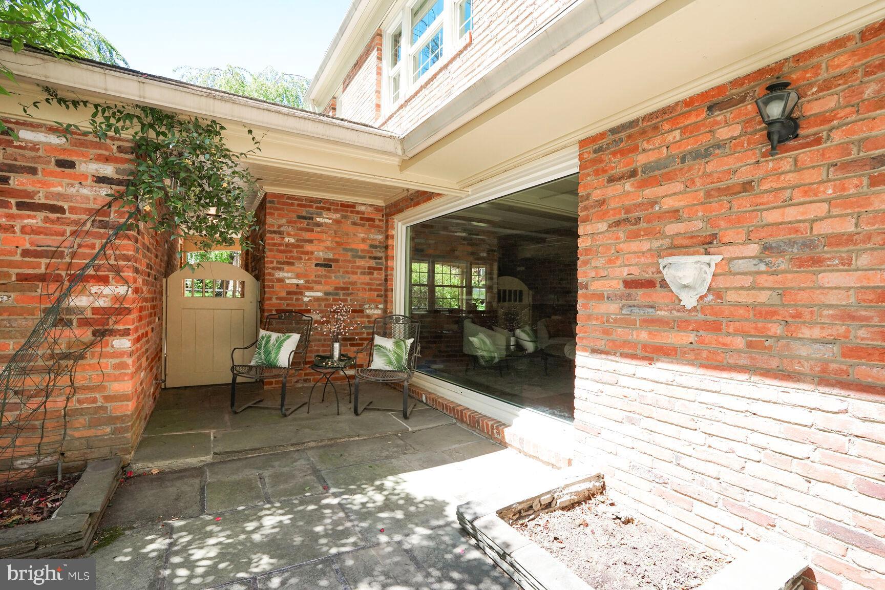 MANTUA - Residential