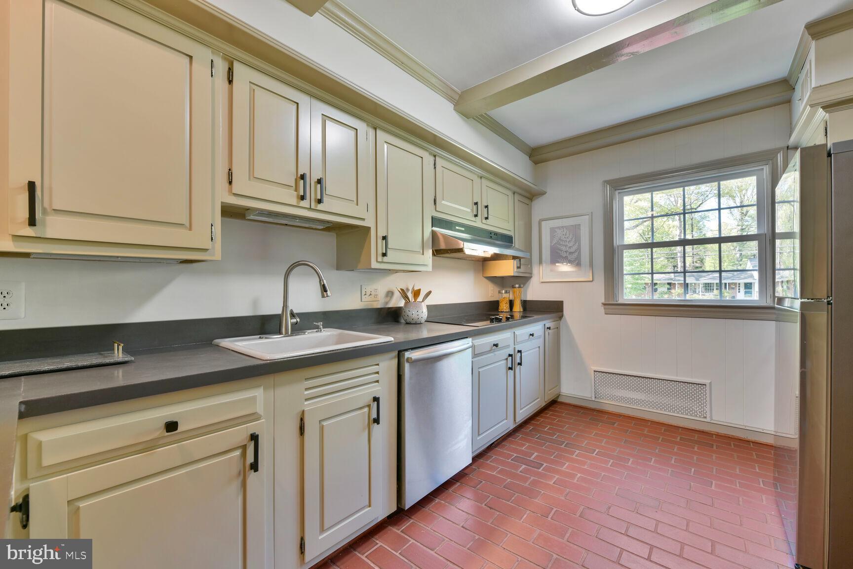 MANTUA - Residential