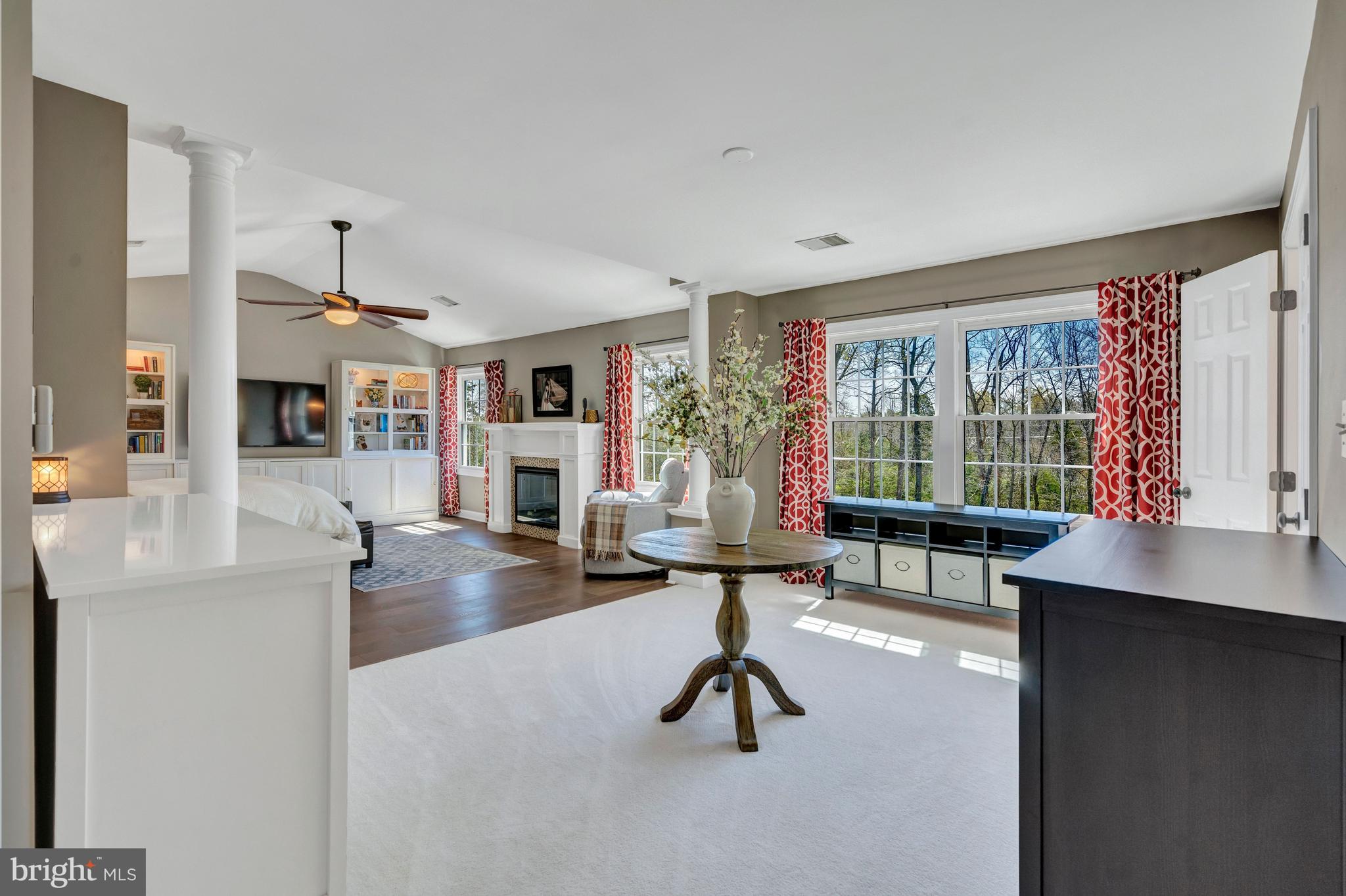 SOUTH RIDING - Residential