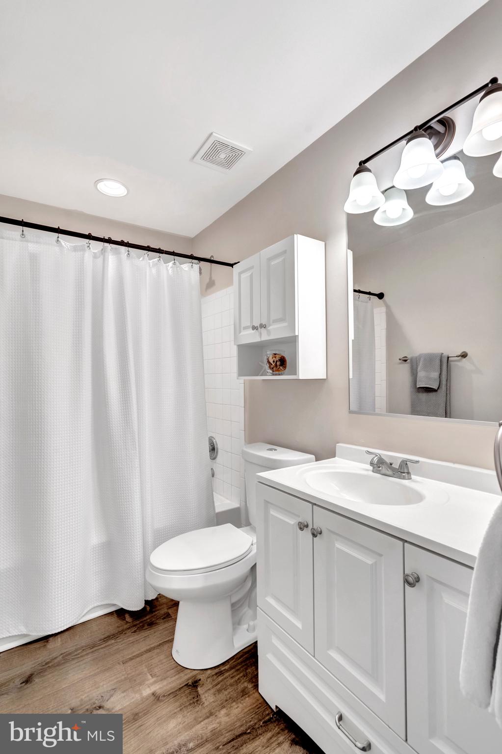 SOUTH RIDING - Residential