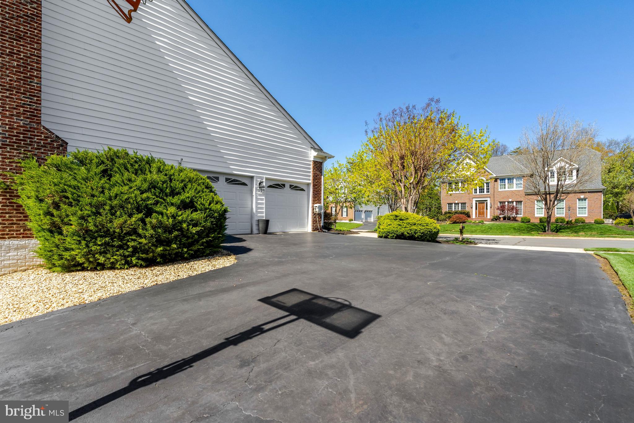 SOUTH RIDING - Residential