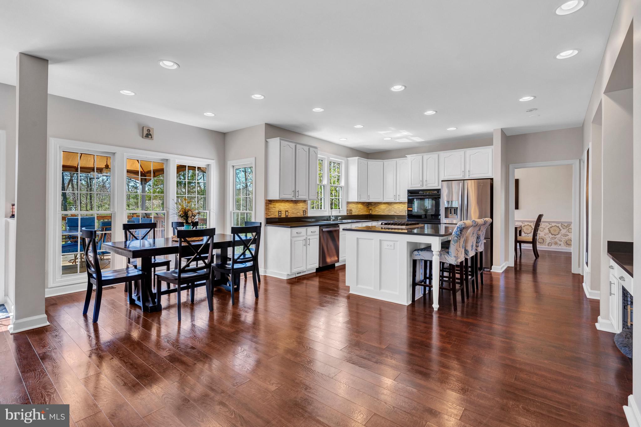 SOUTH RIDING - Residential