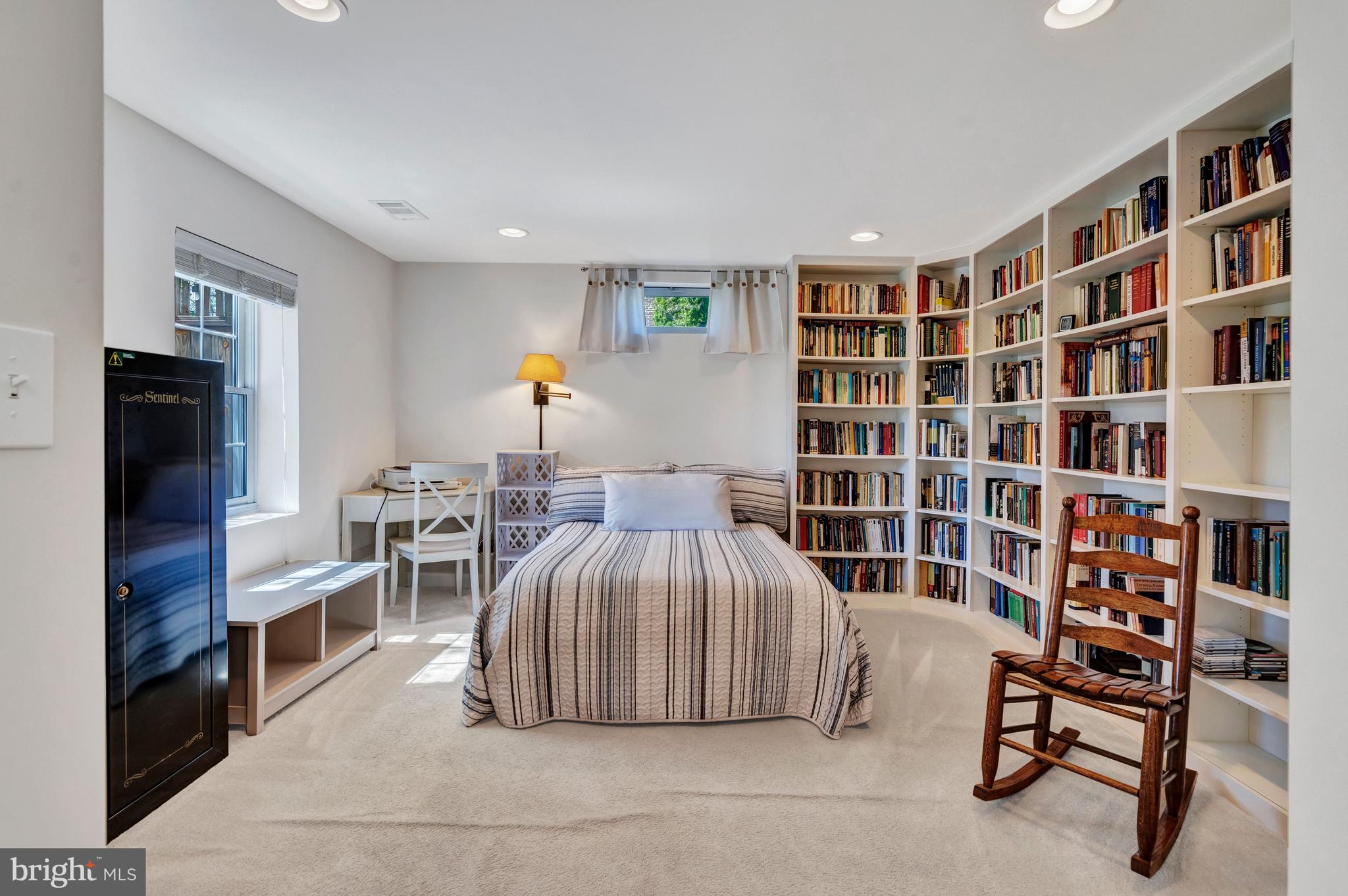 SOUTH RIDING - Residential