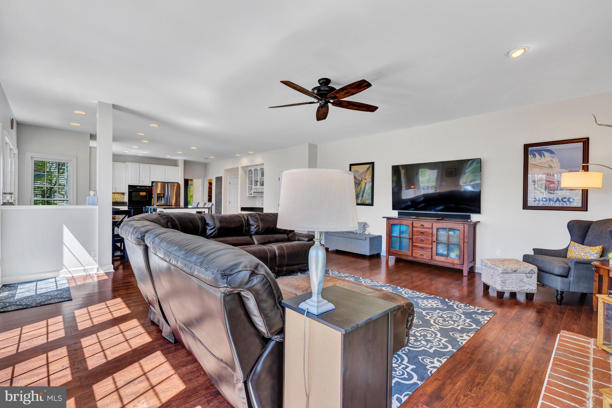 SOUTH RIDING - Residential