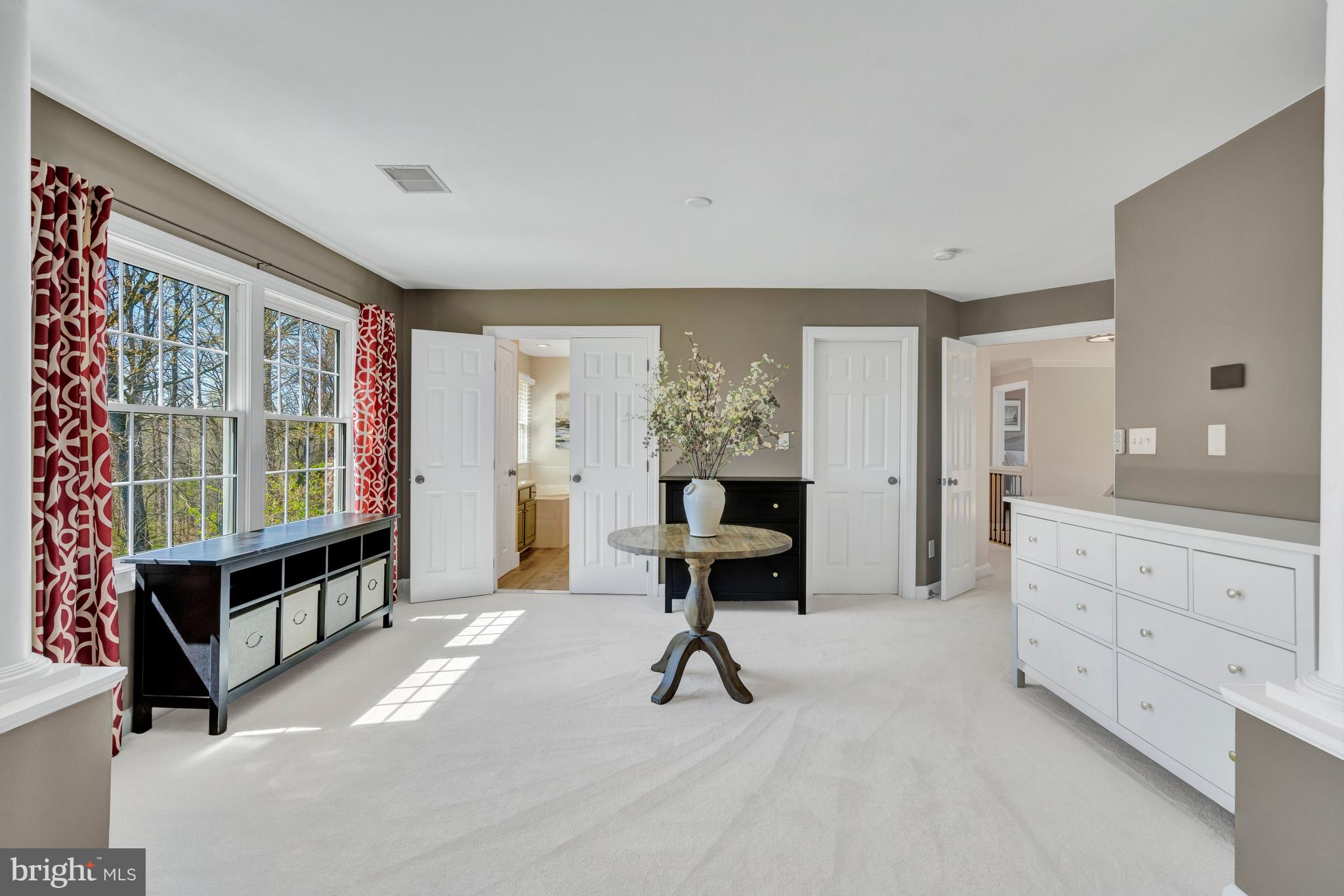 SOUTH RIDING - Residential