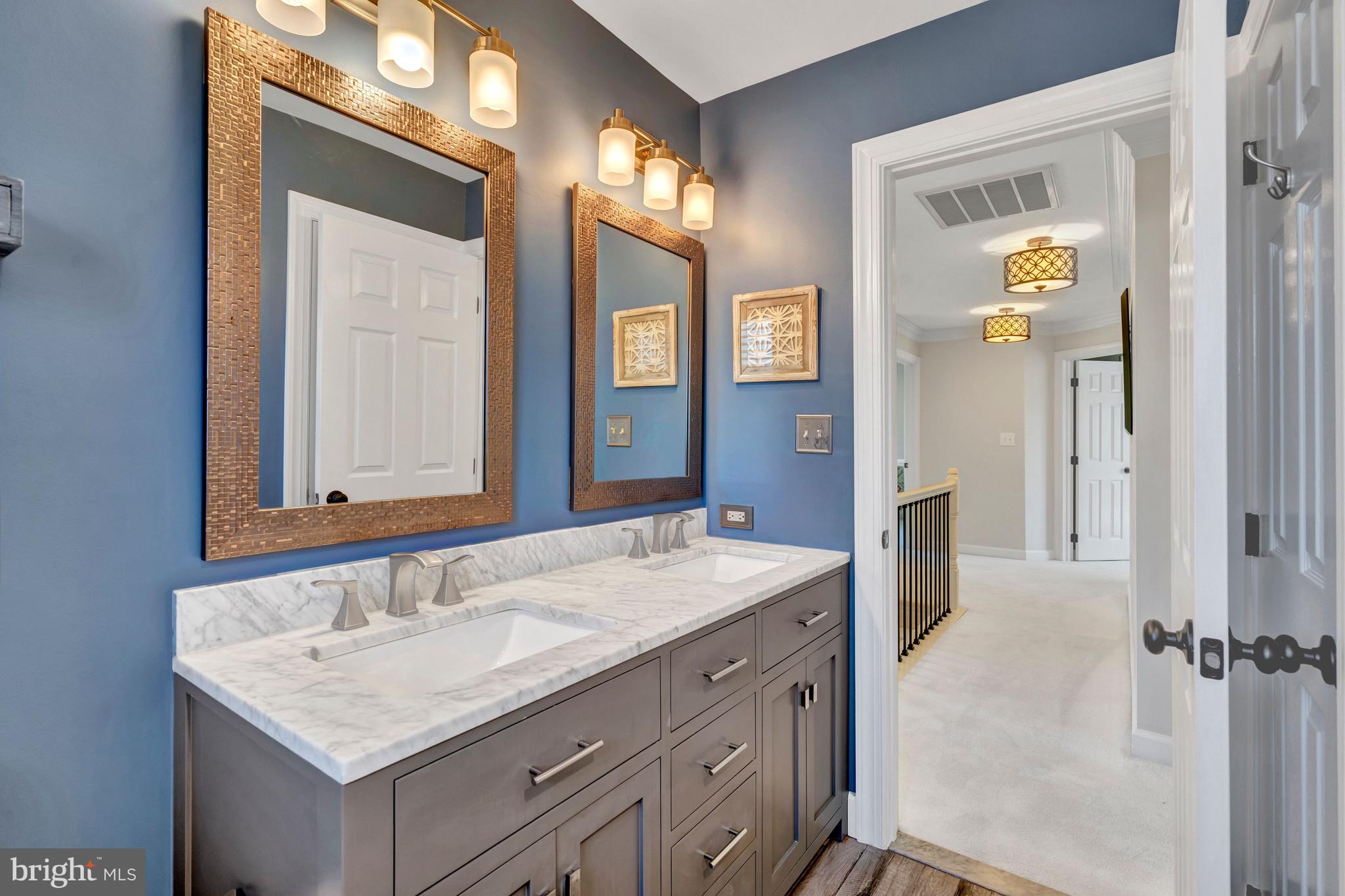 SOUTH RIDING - Residential