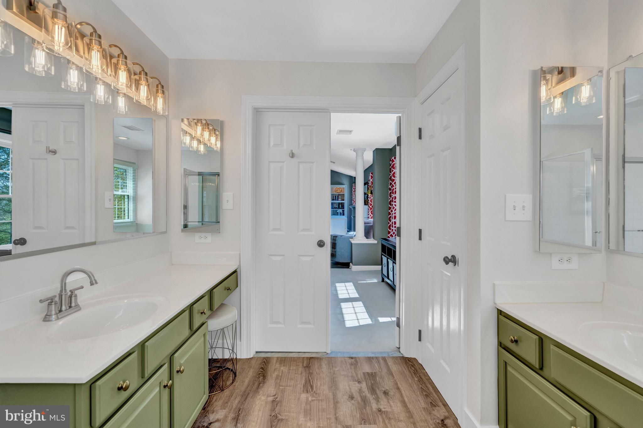 SOUTH RIDING - Residential