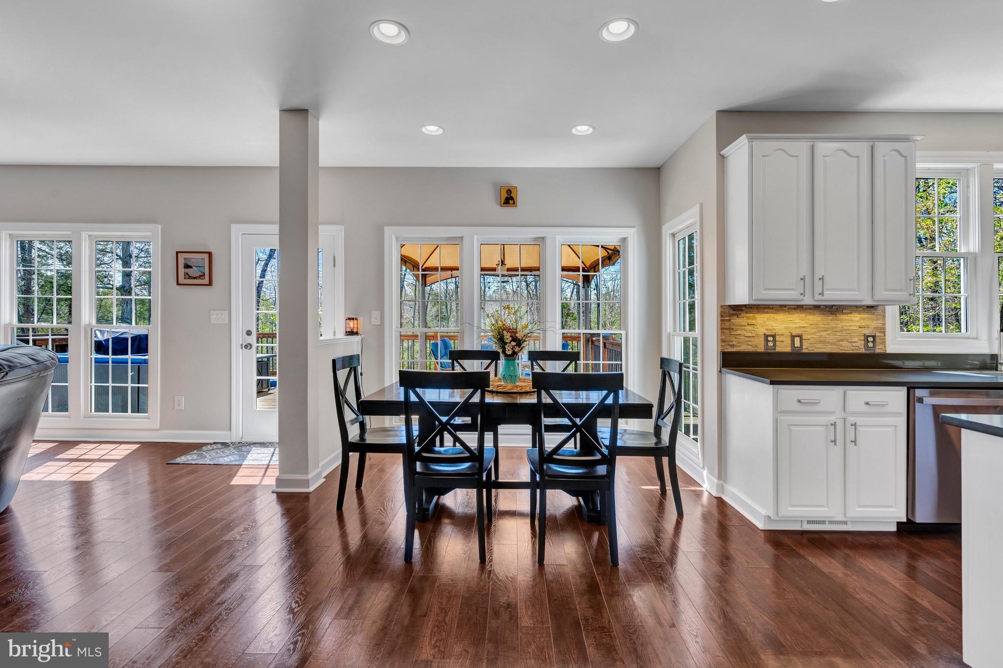 SOUTH RIDING - Residential