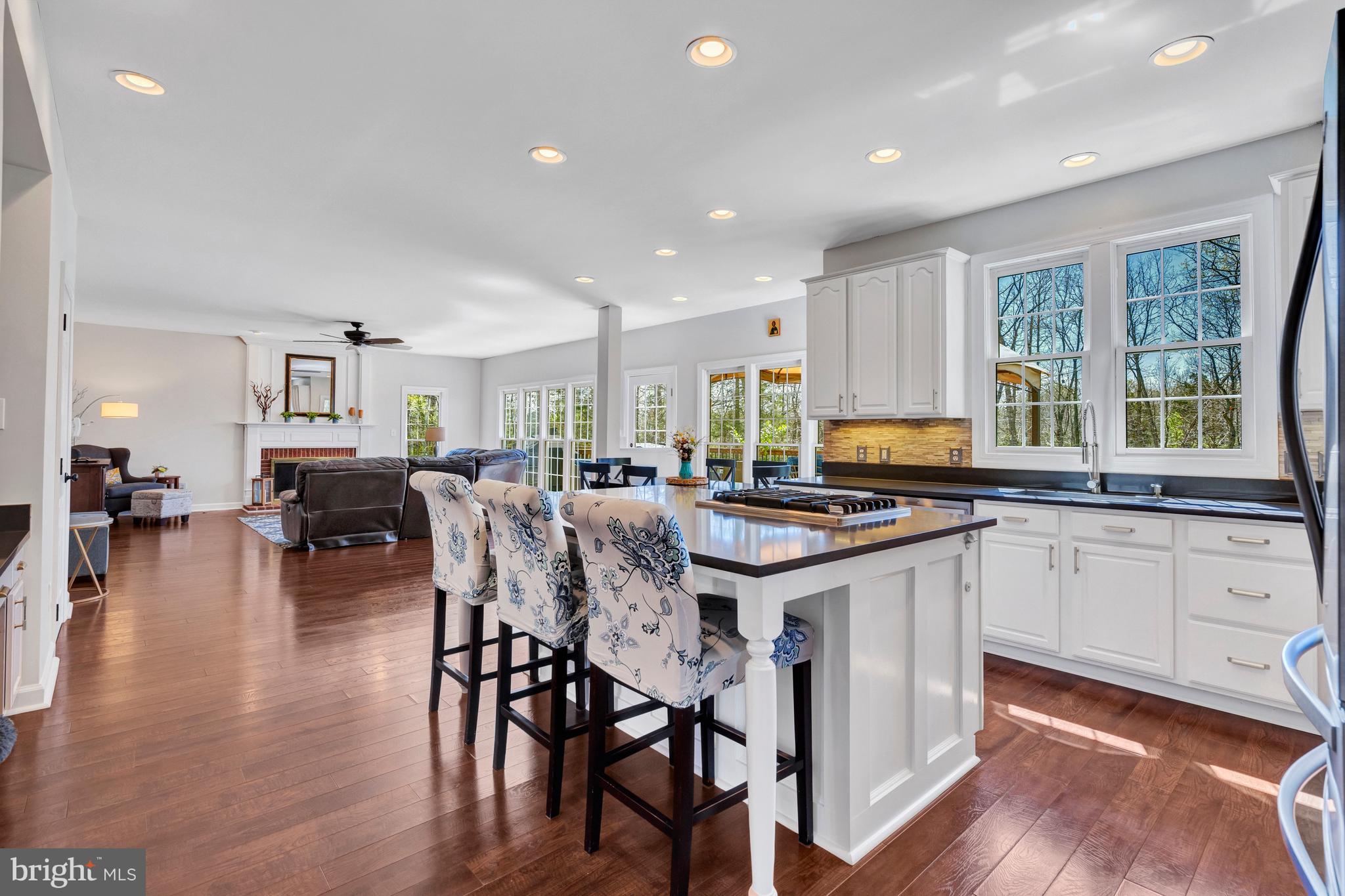 SOUTH RIDING - Residential