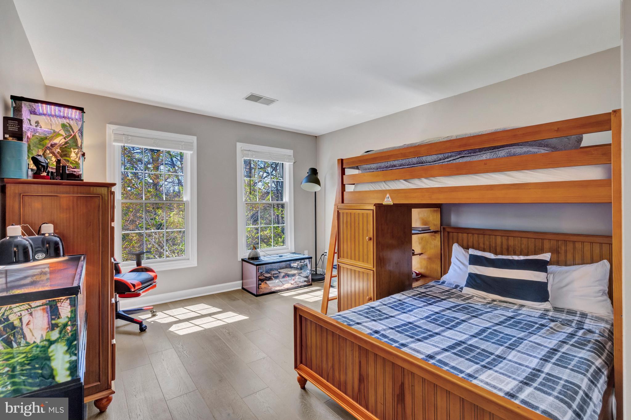 SOUTH RIDING - Residential