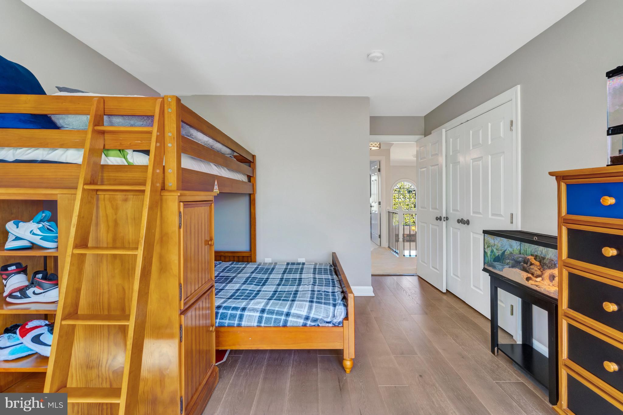 SOUTH RIDING - Residential