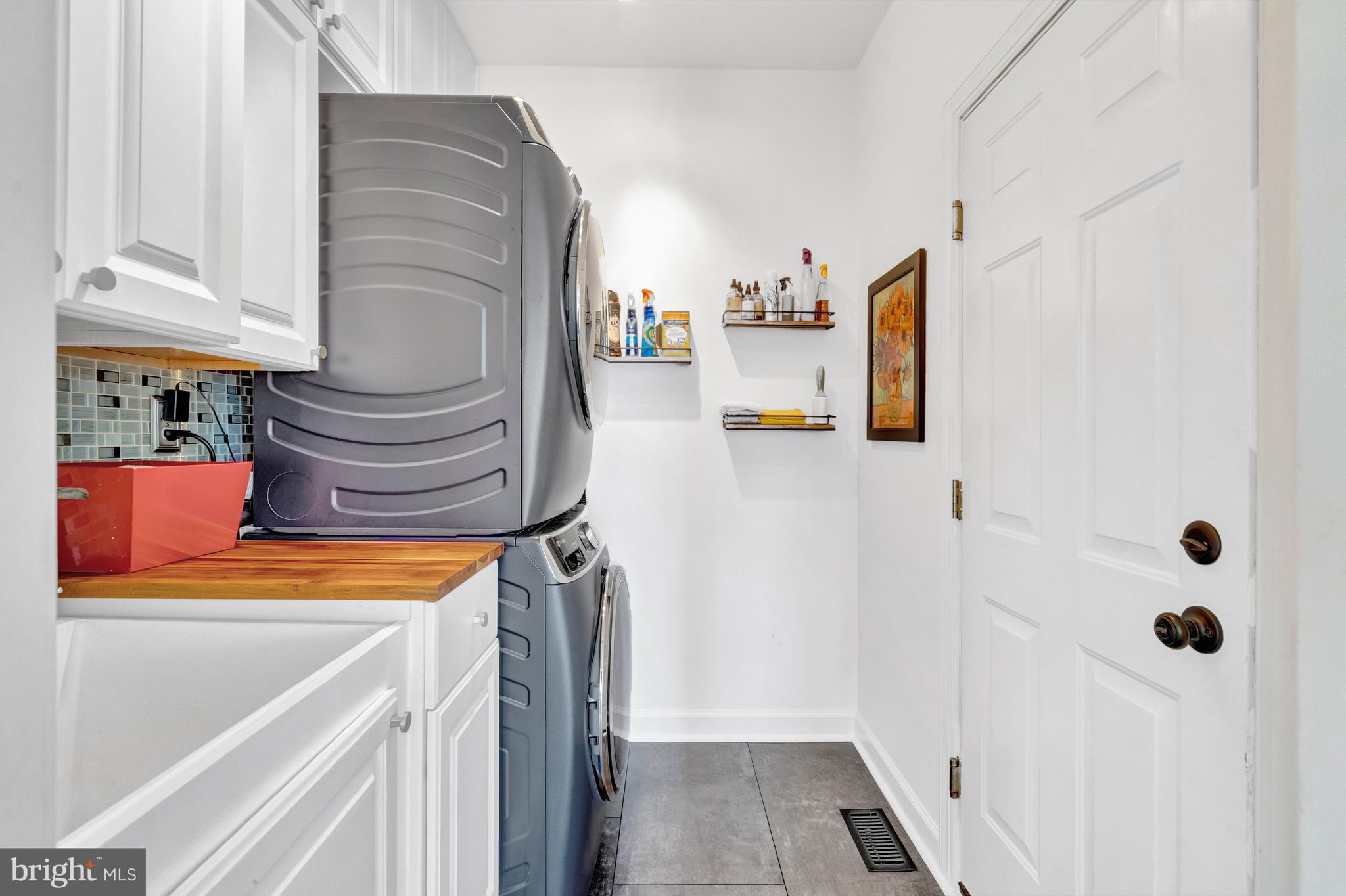 SOUTH RIDING - Residential