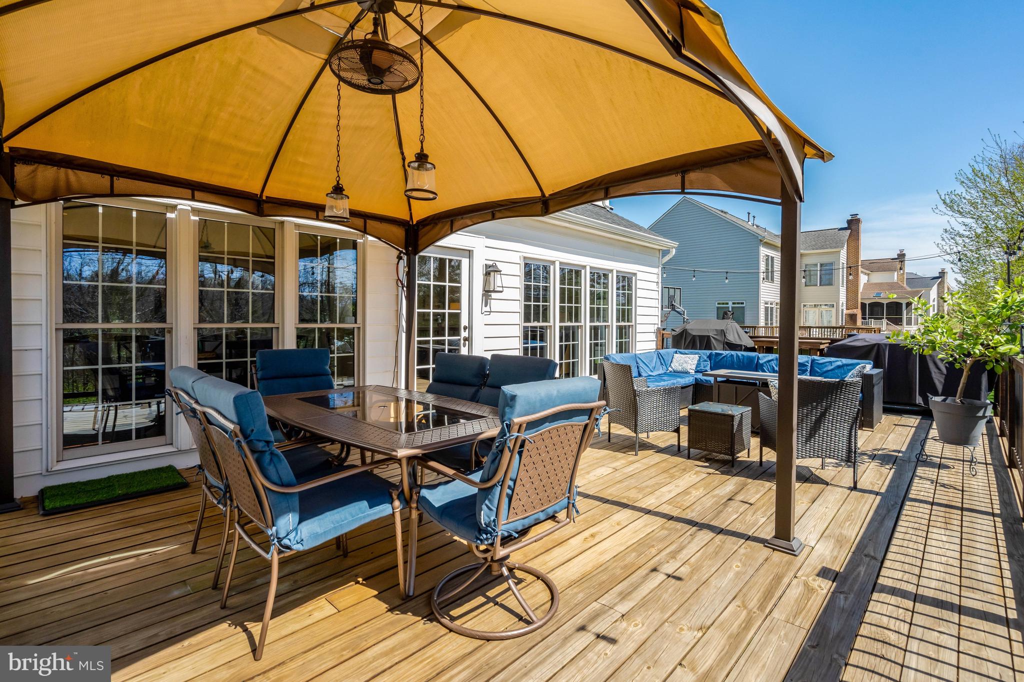 SOUTH RIDING - Residential