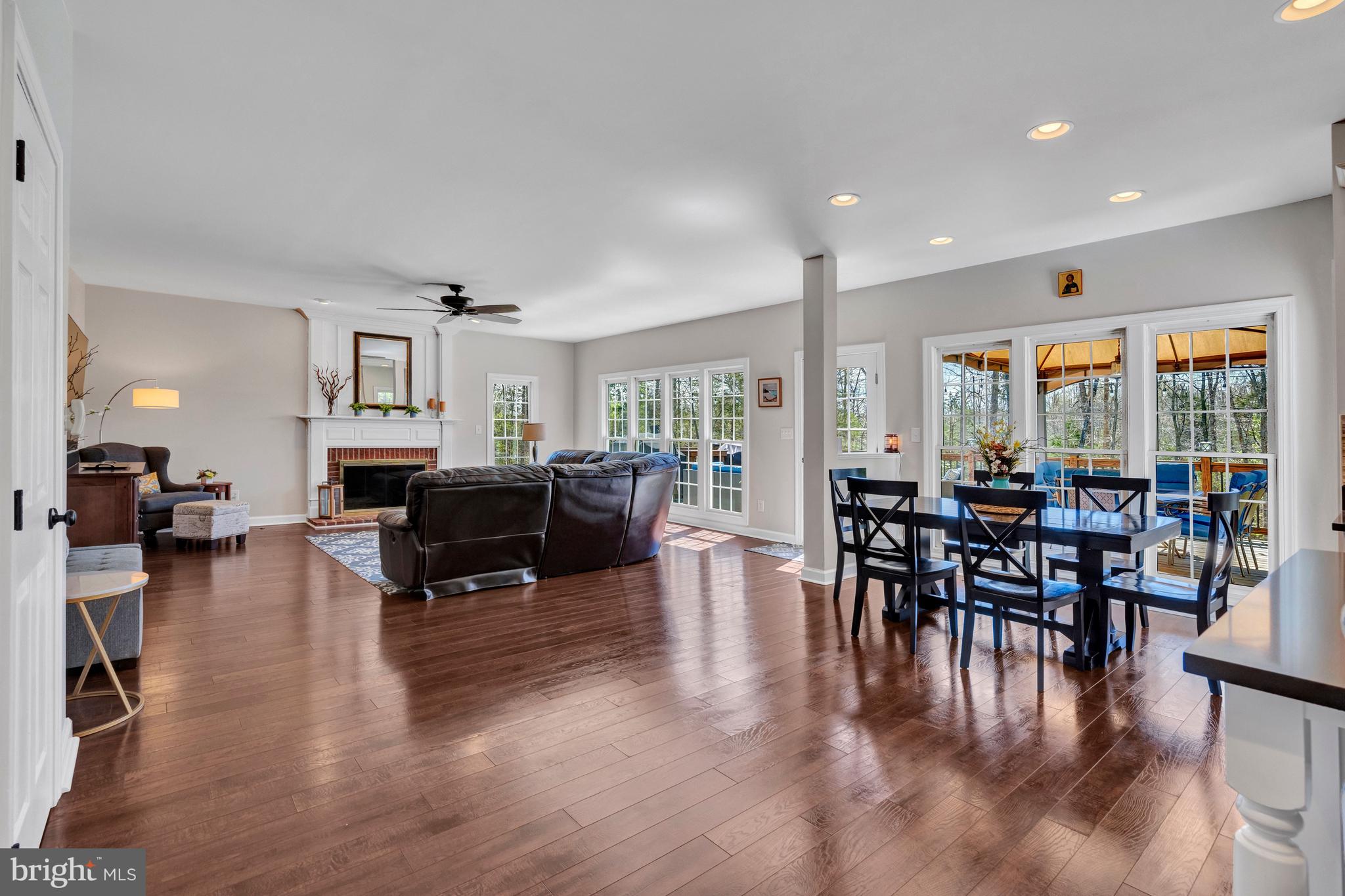 SOUTH RIDING - Residential