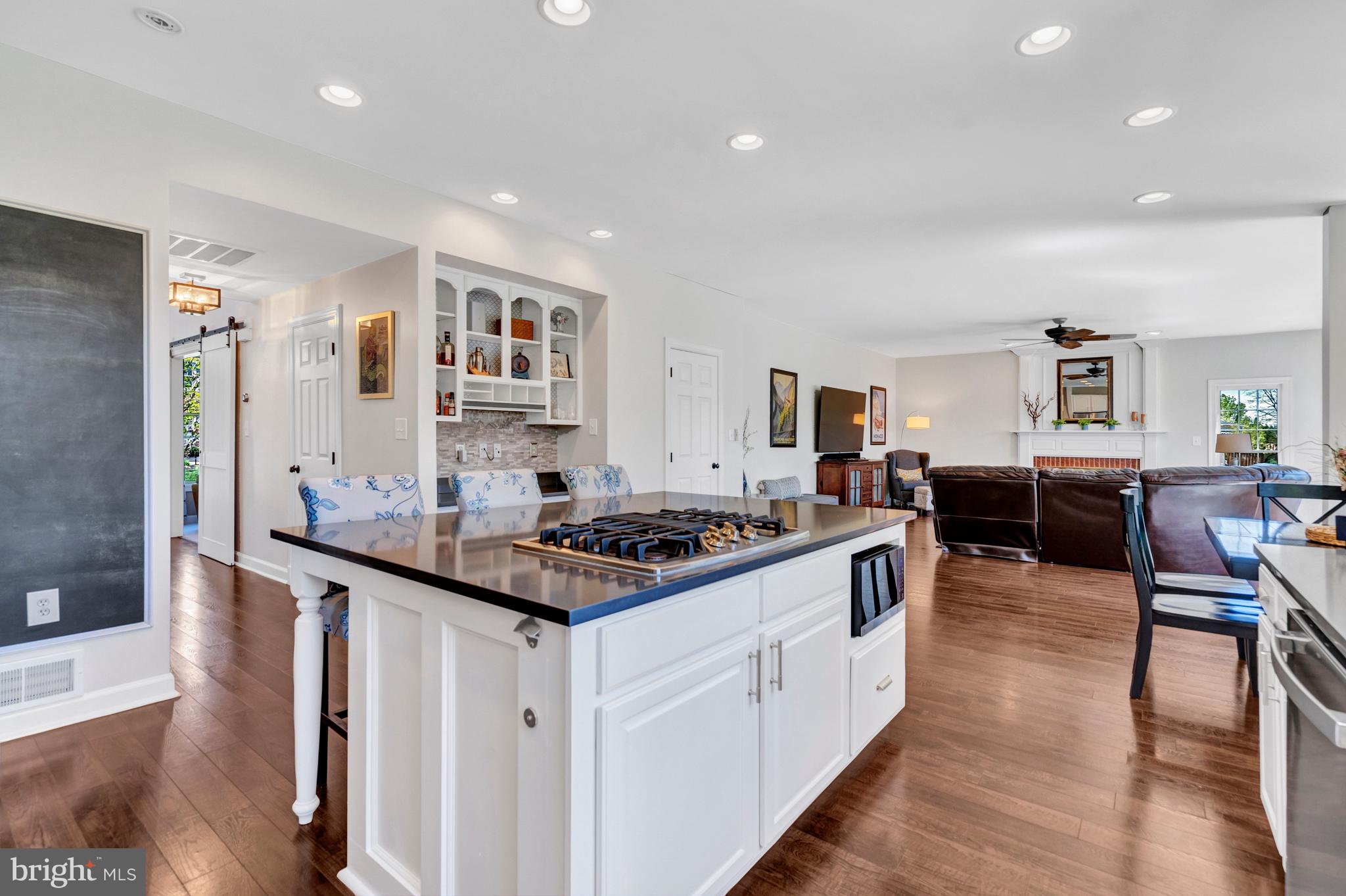 SOUTH RIDING - Residential