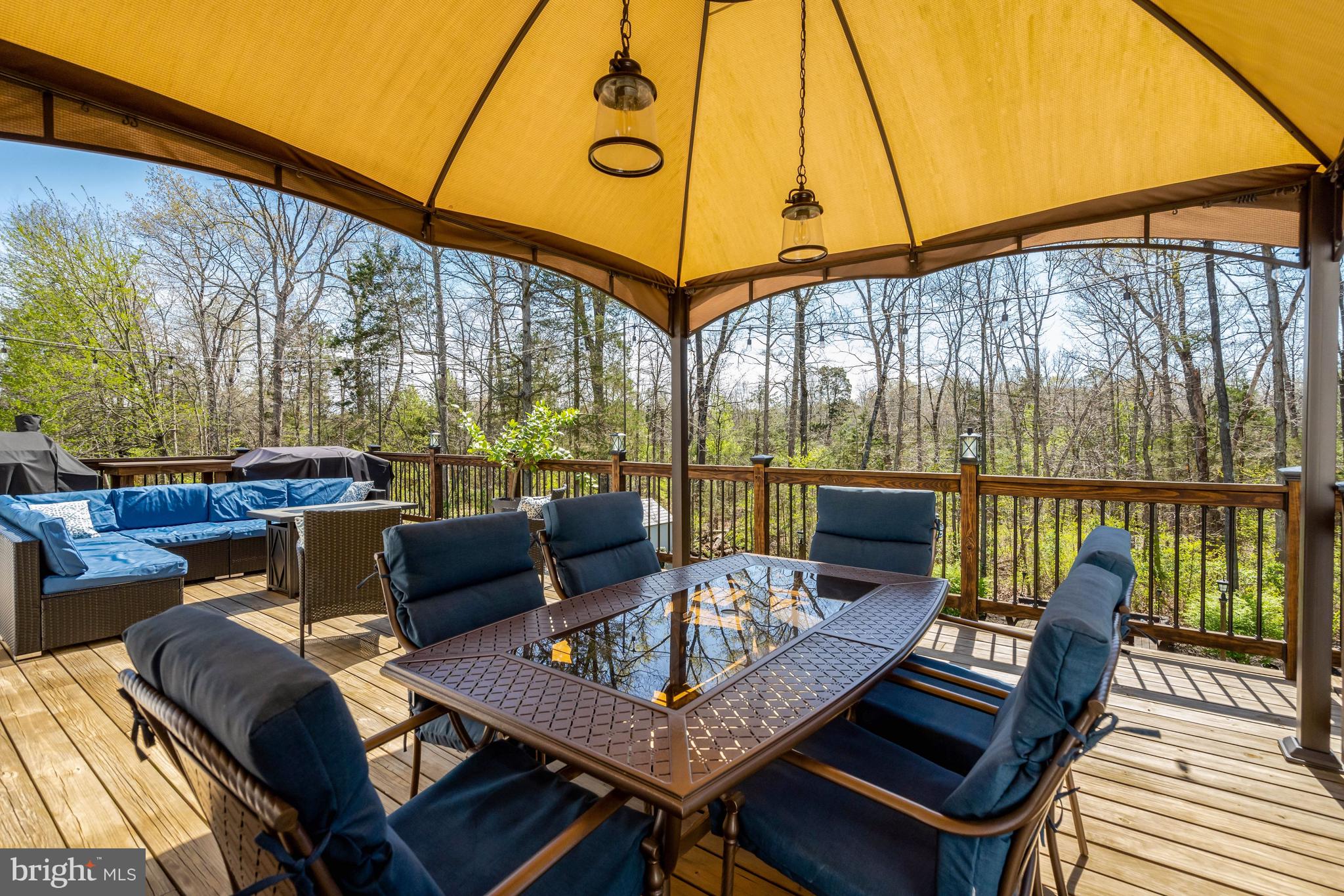 SOUTH RIDING - Residential