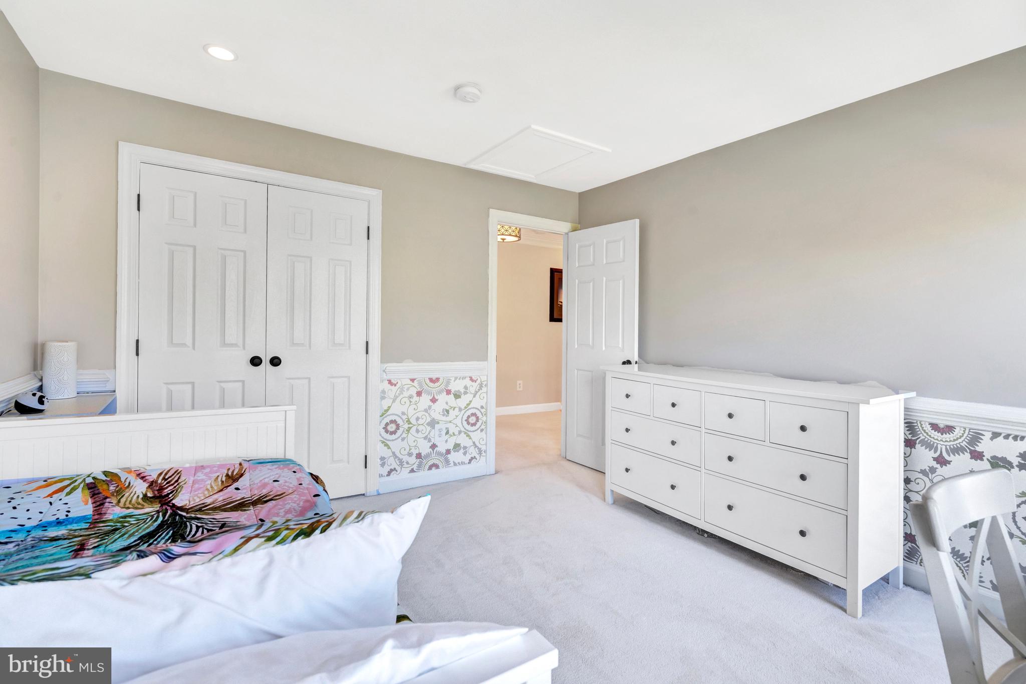 SOUTH RIDING - Residential