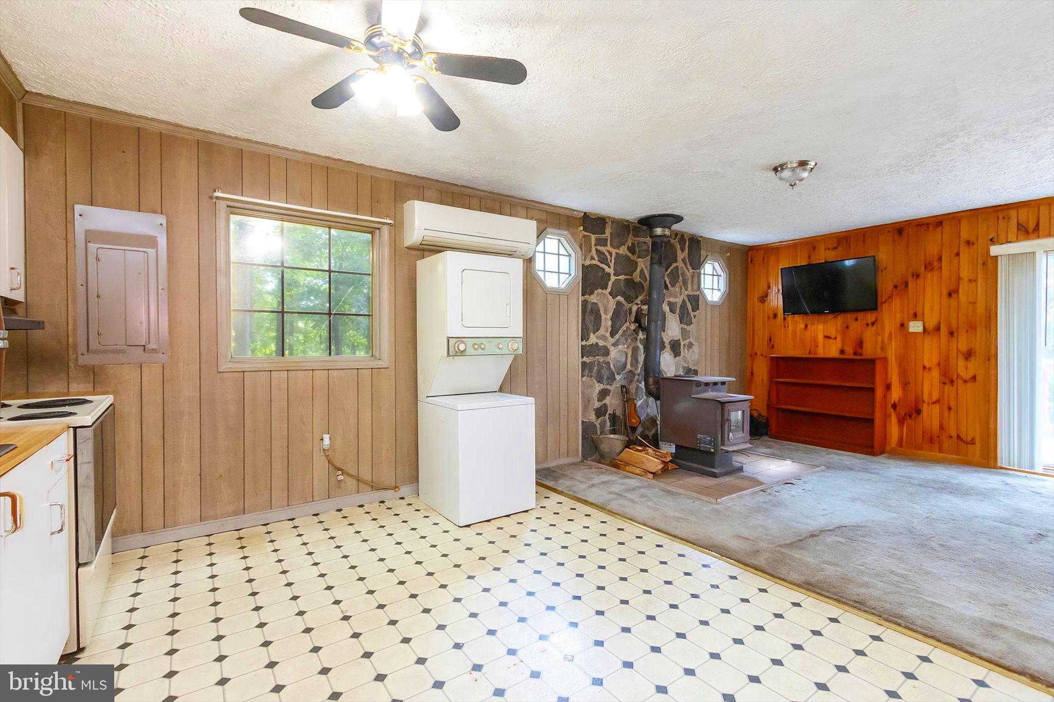 CABIN IN THE PINES - Residential