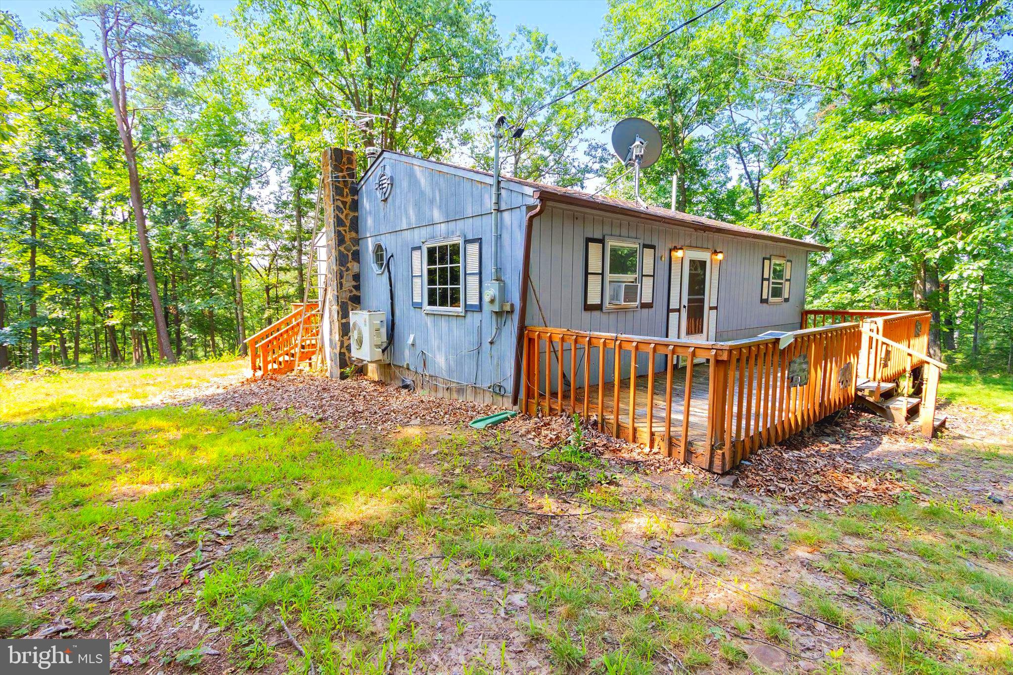 CABIN IN THE PINES - Residential