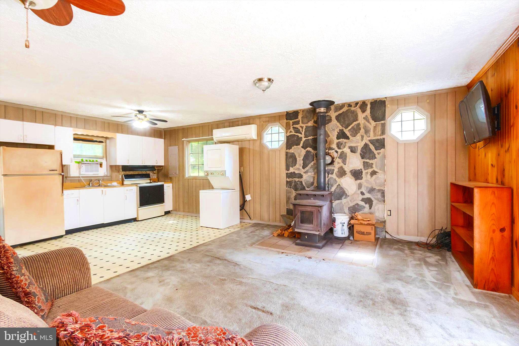 CABIN IN THE PINES - Residential