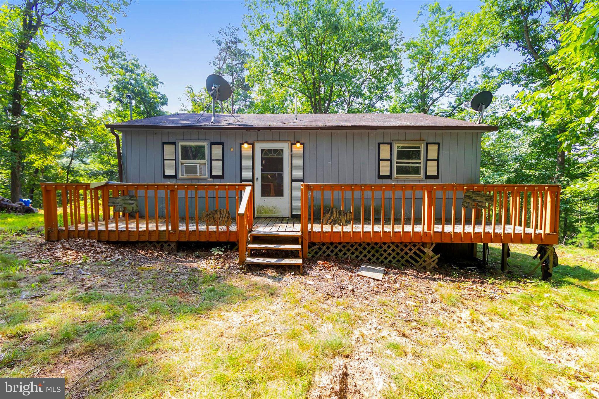 CABIN IN THE PINES - Residential