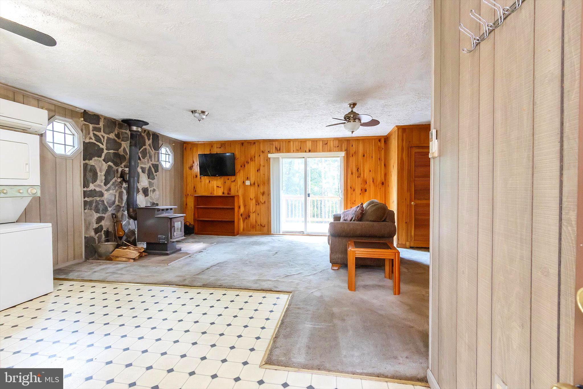 CABIN IN THE PINES - Residential