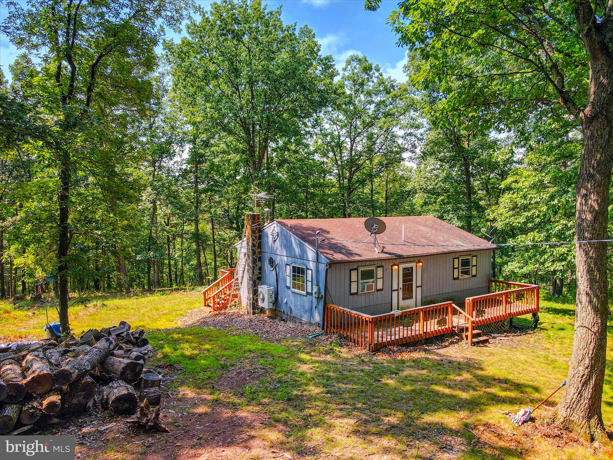 CABIN IN THE PINES - Residential