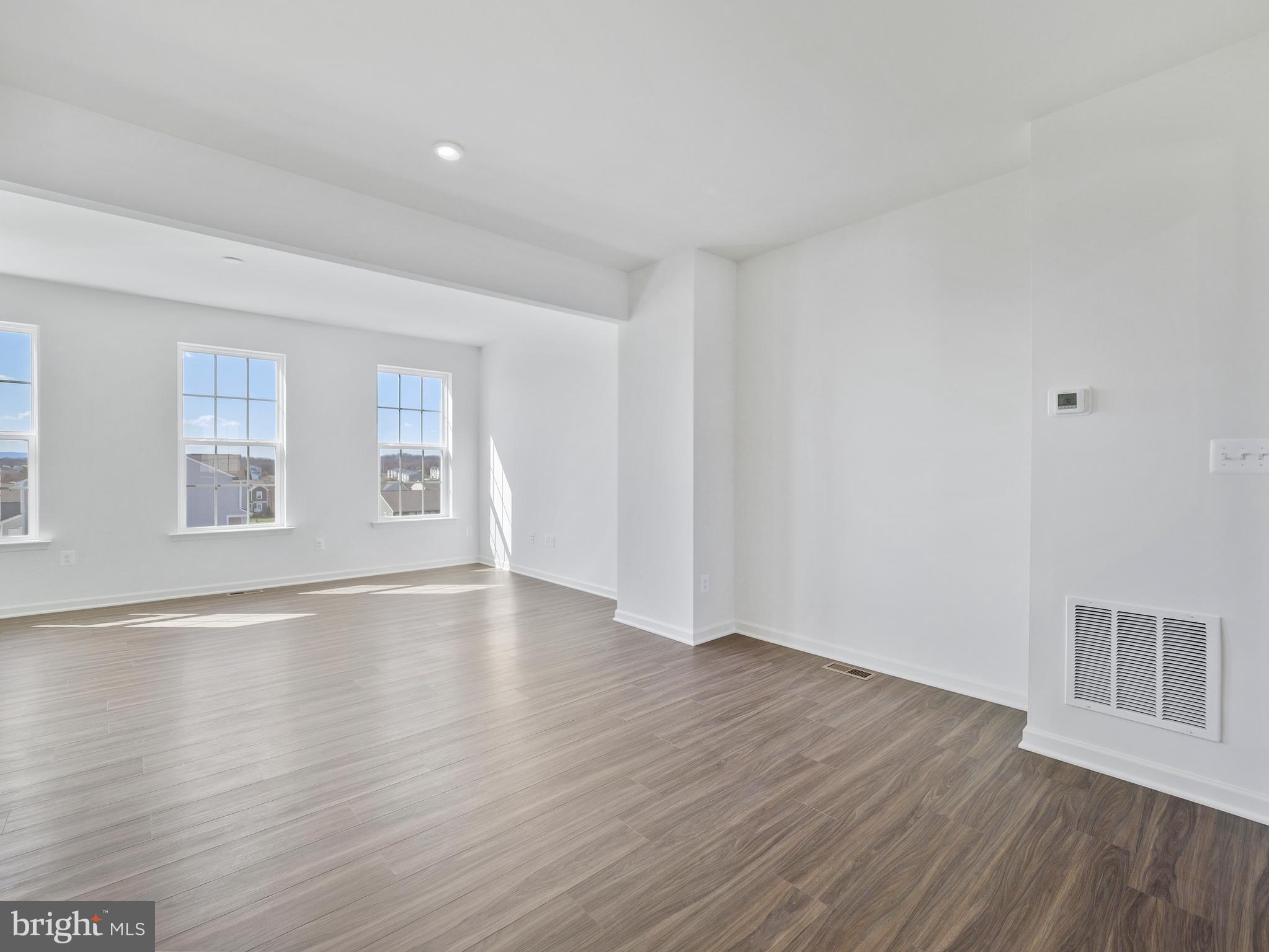 OVERLOOK AT RIVERSIDE TOWNHOMES - Residential Lease