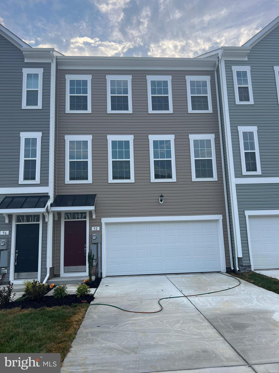 OVERLOOK AT RIVERSIDE TOWNHOMES - Residential Lease