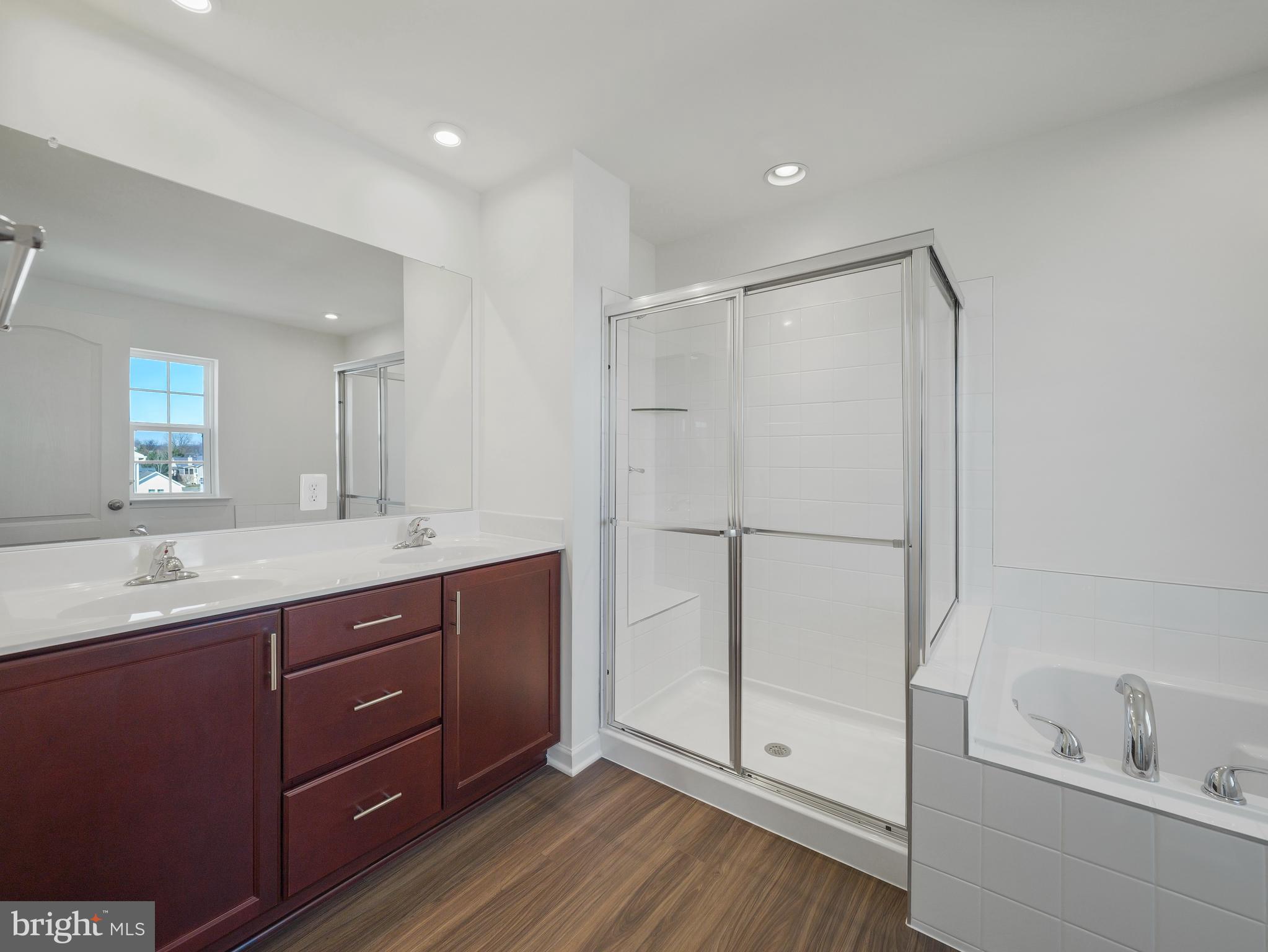 OVERLOOK AT RIVERSIDE TOWNHOMES - Residential Lease