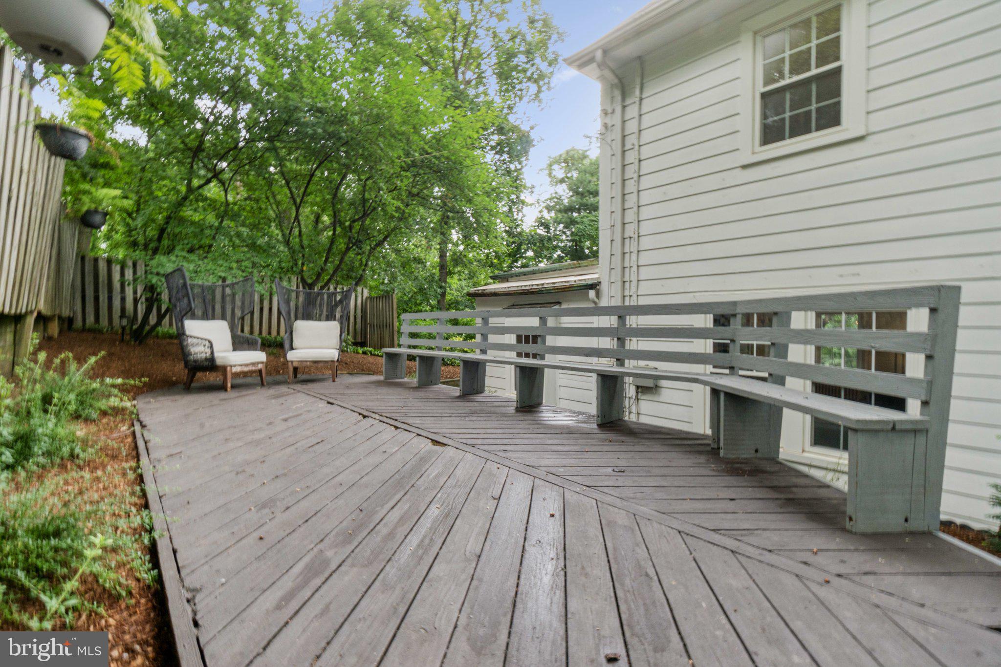 ARLINGTON RIDGE - Residential