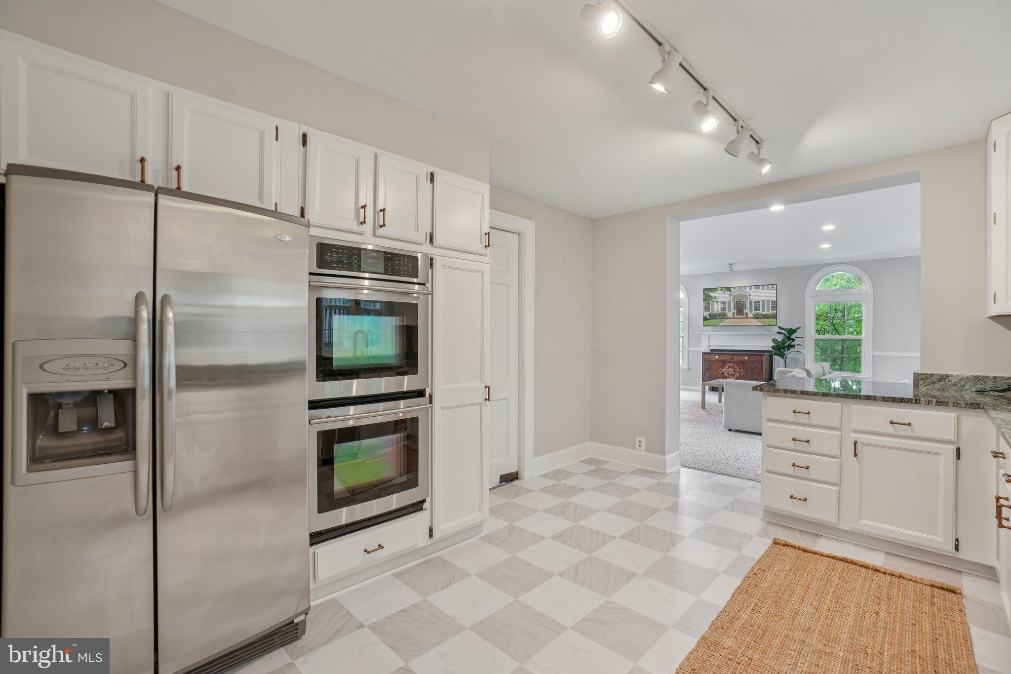 ARLINGTON RIDGE - Residential