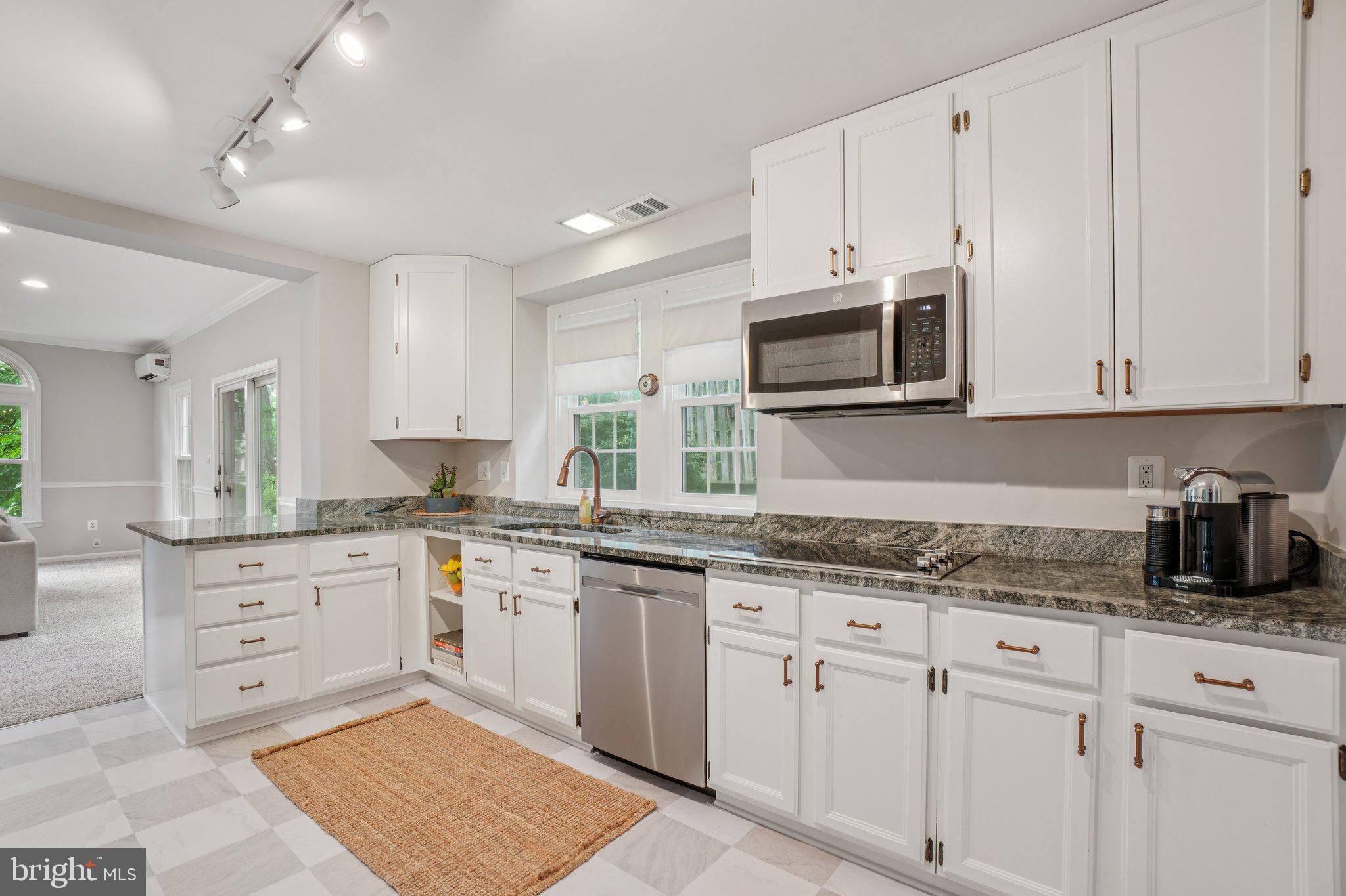 ARLINGTON RIDGE - Residential