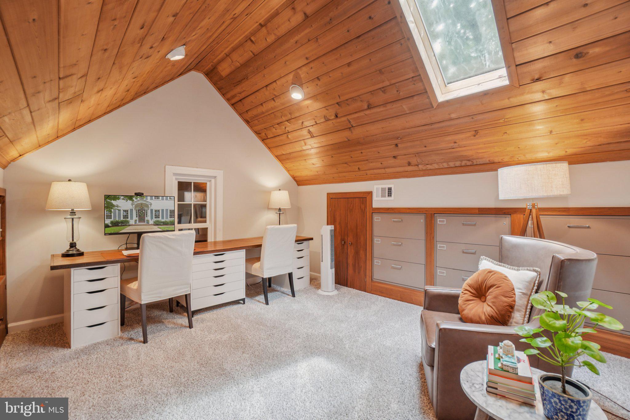 ARLINGTON RIDGE - Residential