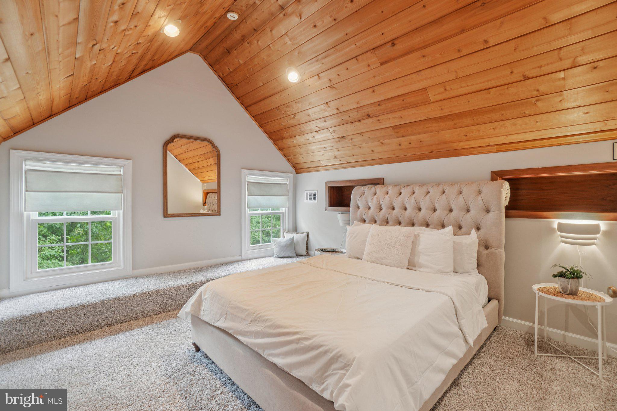 ARLINGTON RIDGE - Residential