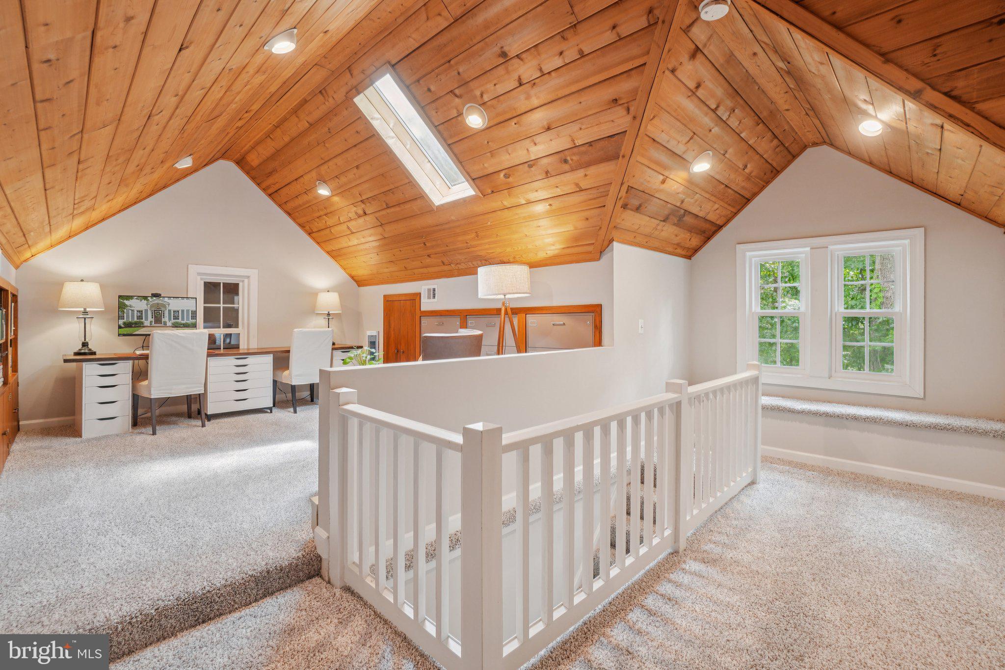 ARLINGTON RIDGE - Residential