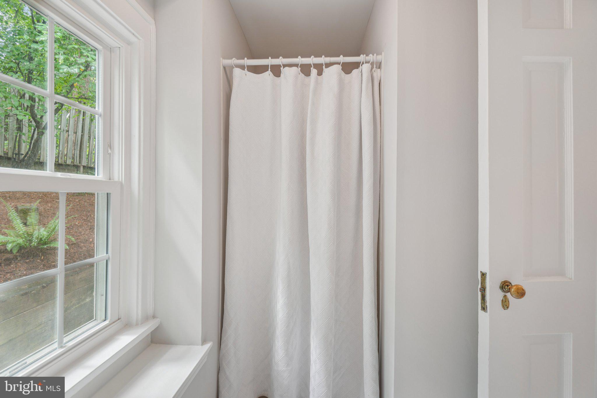 ARLINGTON RIDGE - Residential