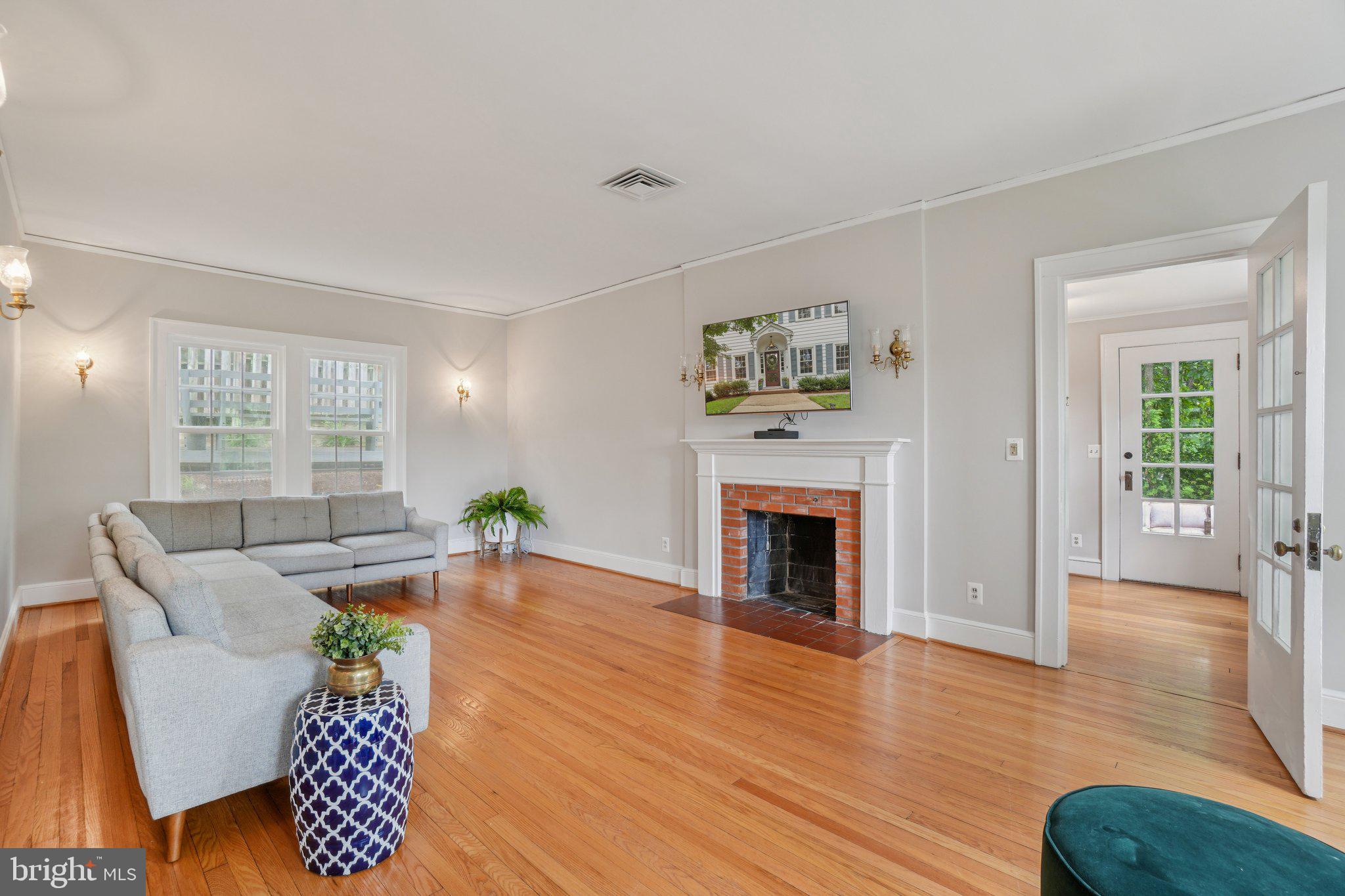 1805 ARMY NAVY DRIVE